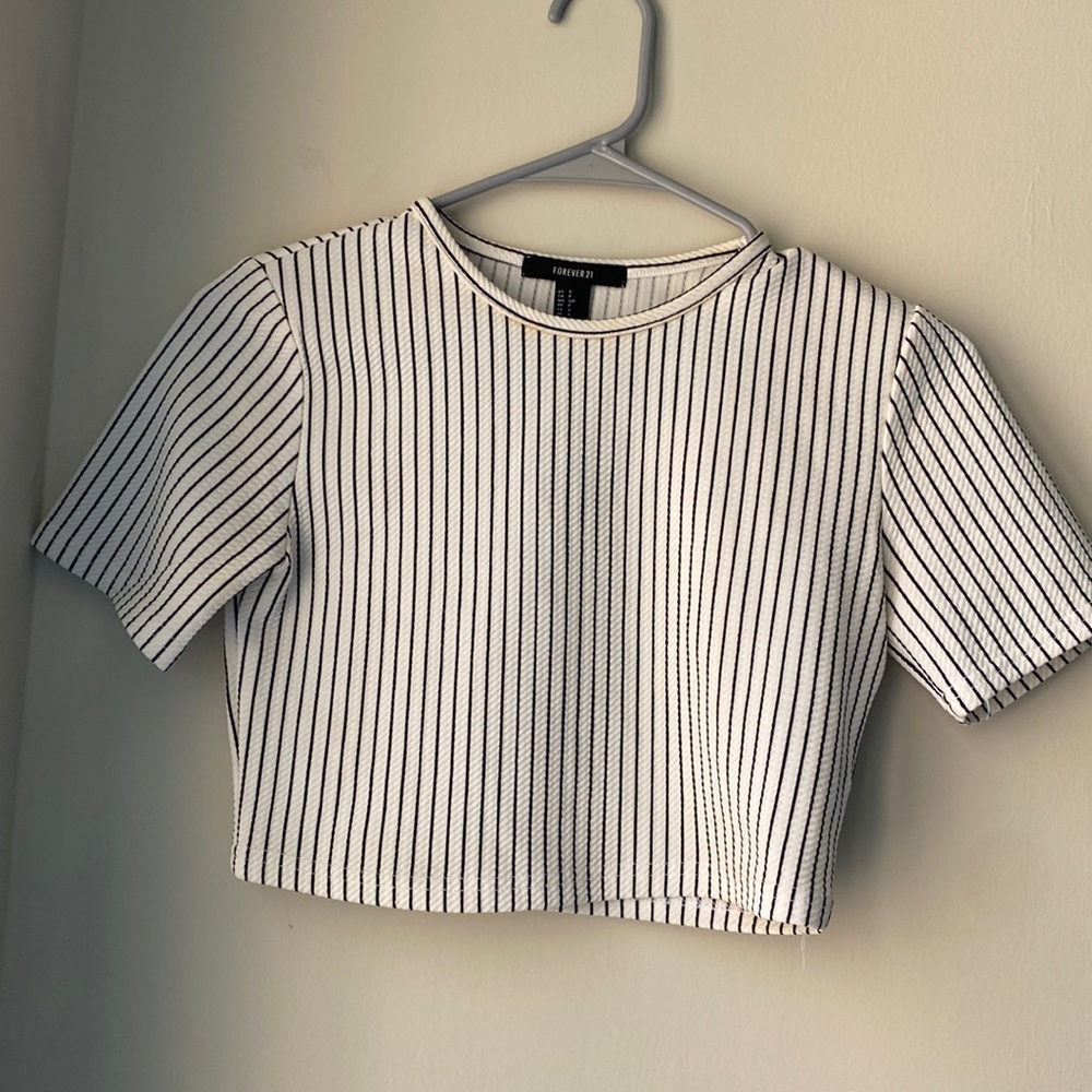 Cropped B&W Striped Top